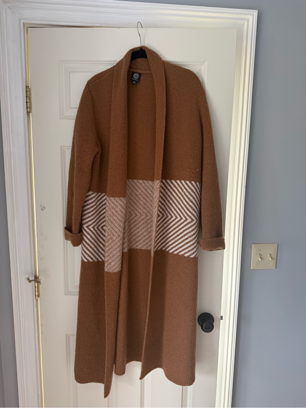 Long Open-Front Brown Sweater with Patterned Waist